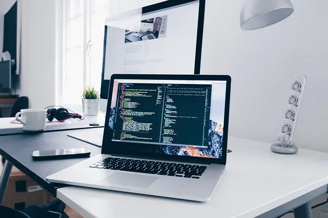 Comment l'Informatique Edge Transforme les Métiers de Demain
