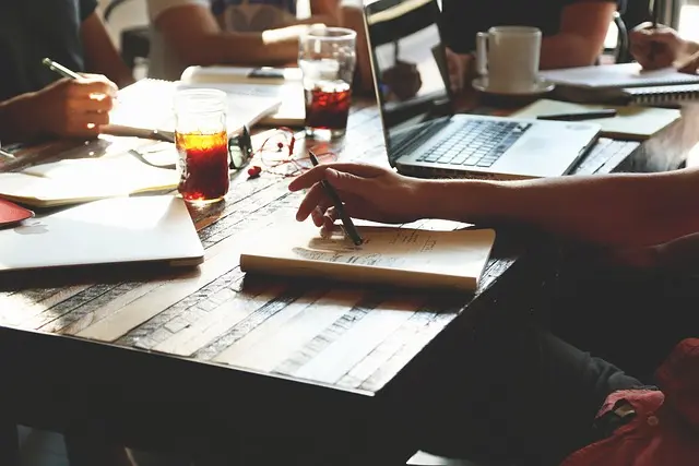 Comment Choisir le Bon Outil de Collaboration en Ligne
