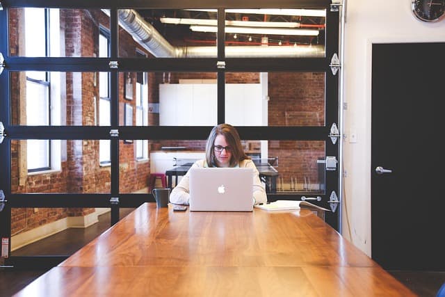 Comment l'Informatique Edge Transforme les Métiers de Demain